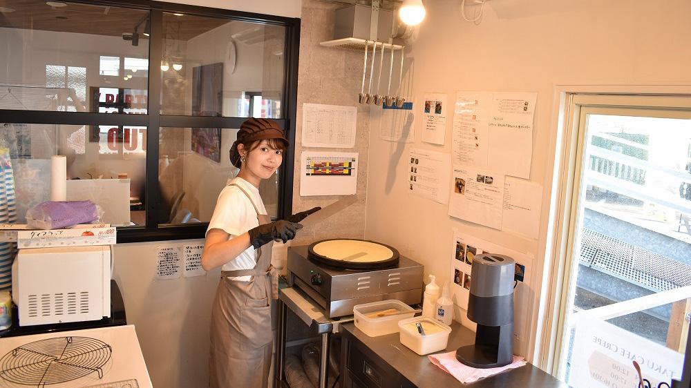 クレープスタッフ